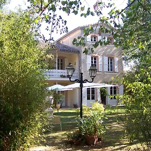  Couette-café Domaine De Planques France